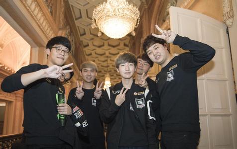 线在防守端 线在防守端