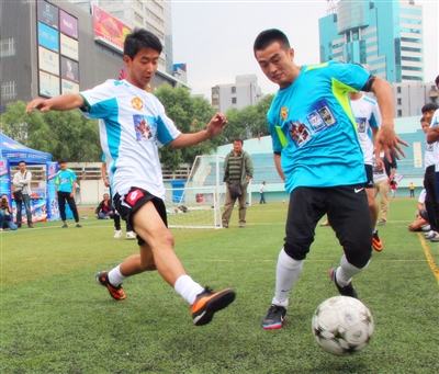 兼顾增长与 兼顾增长与